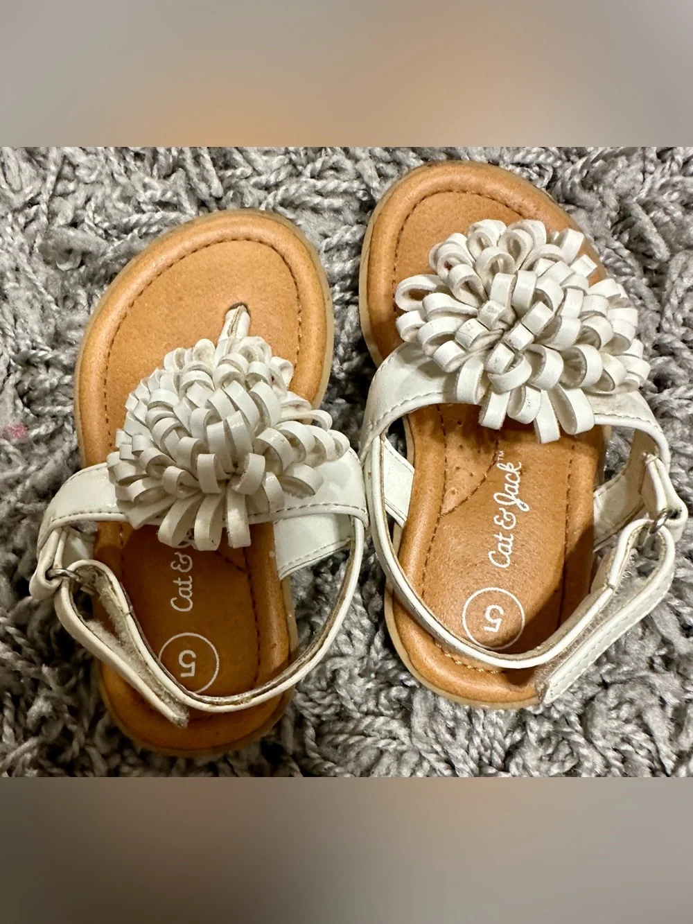 Cat & Jack Cream Floral Strap Toddler Sandals